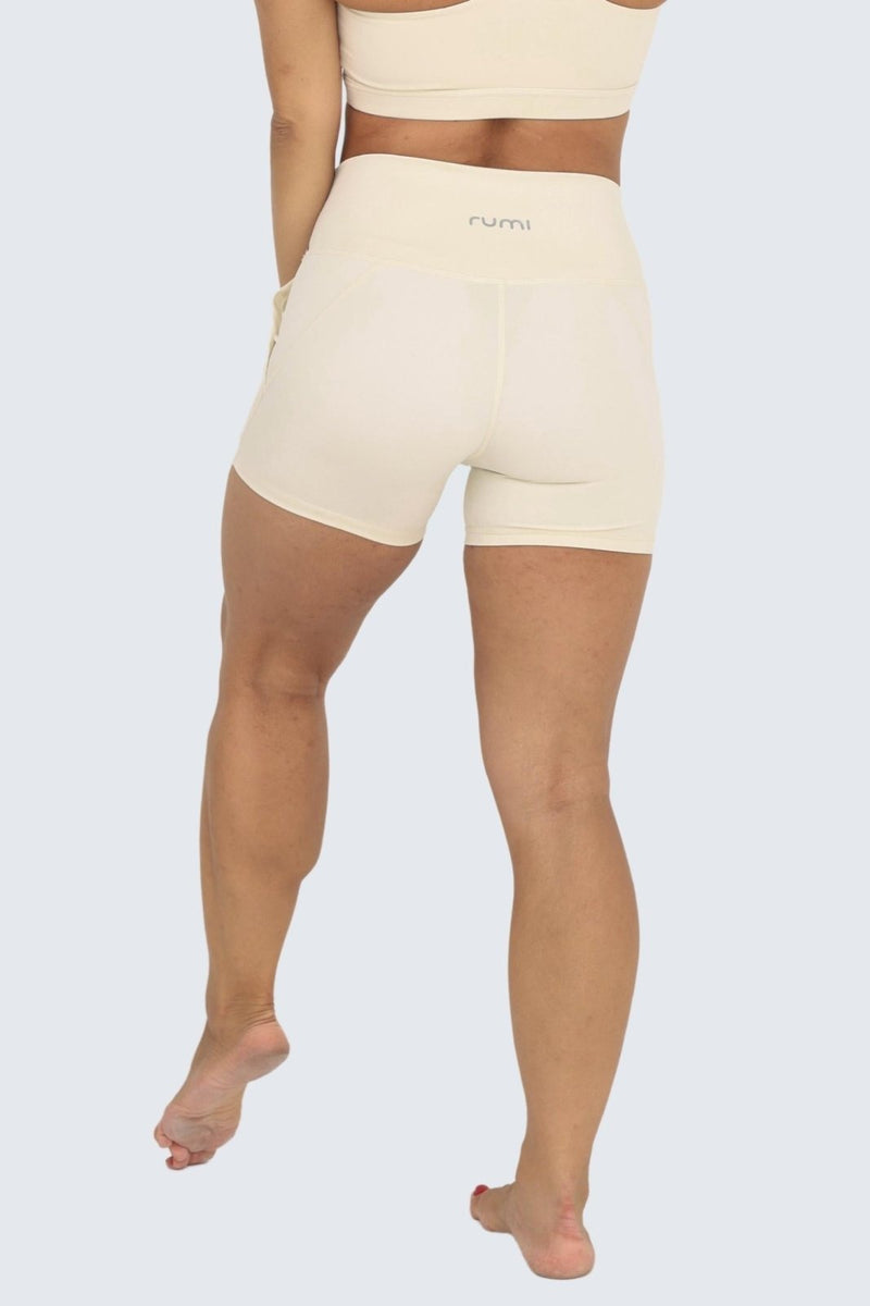 Rumi Earth - W Sun Zen Shorts 4” + Pockets - Ivory - R124443IYP - Bottoms